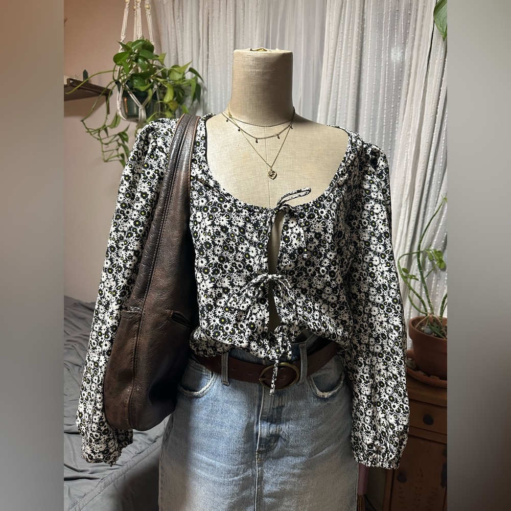 Levi's Black and White 3/4 Sleeve Cropped Blouse